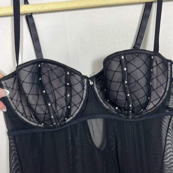 Hunkemoller Elegant Black Lingerie Chemise medium - Picture 2 of 5